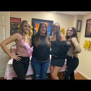 Meet your Posher, Angela